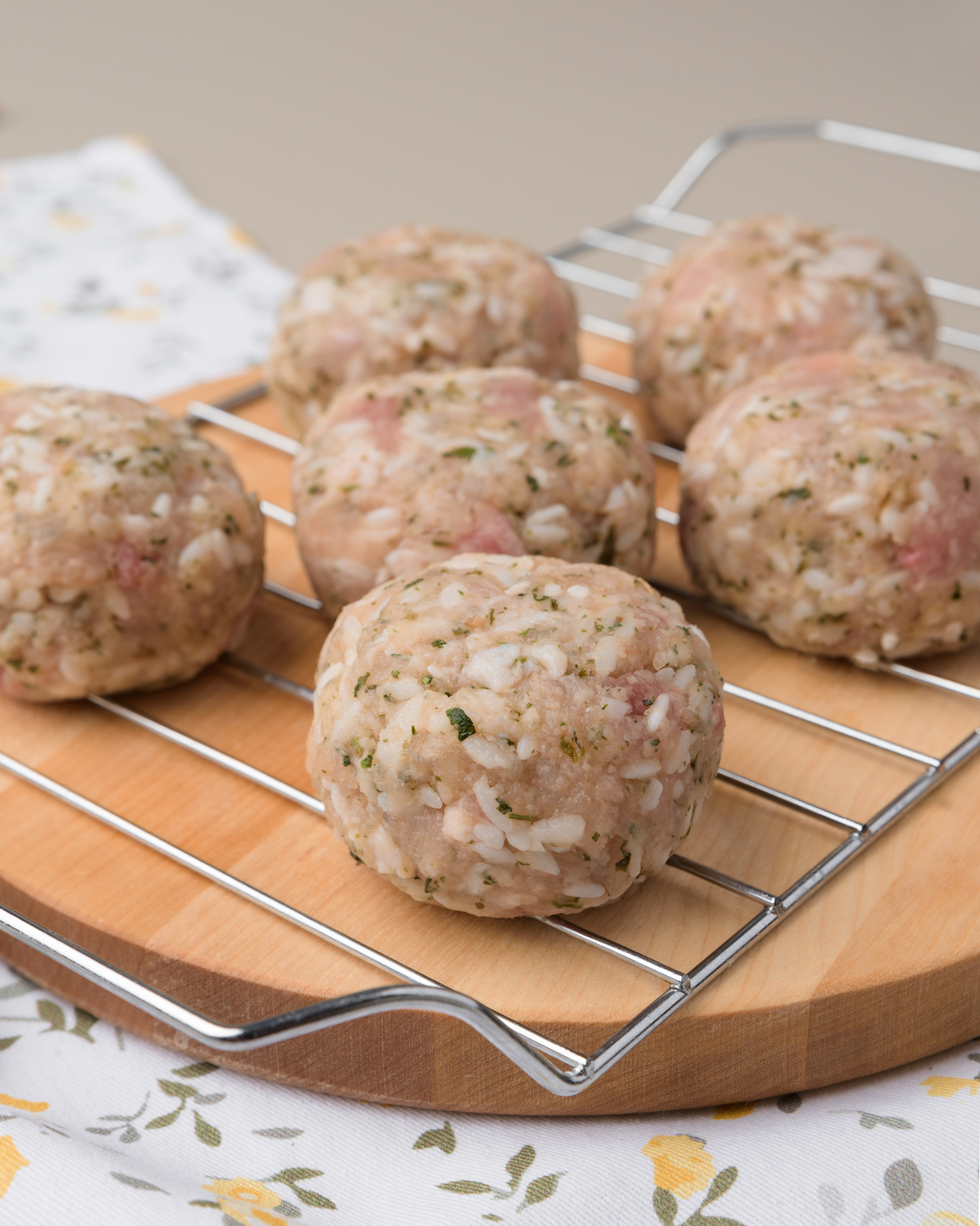Куриные биточки с рисом
